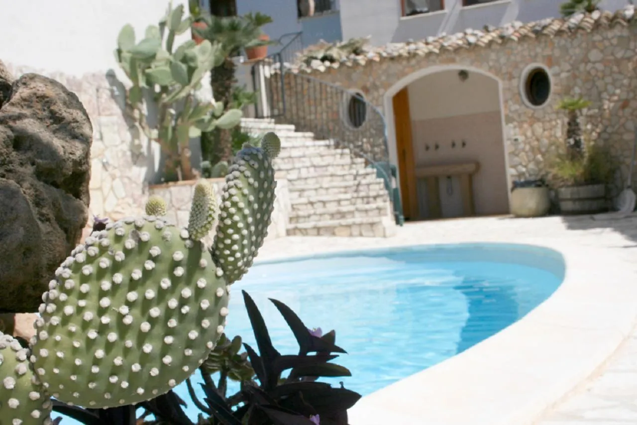 Casa Vacanze Il Cortile Custonaci Holiday home