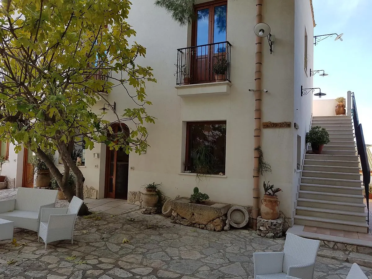 Holiday home Casa Vacanze Il Cortile Custonaci